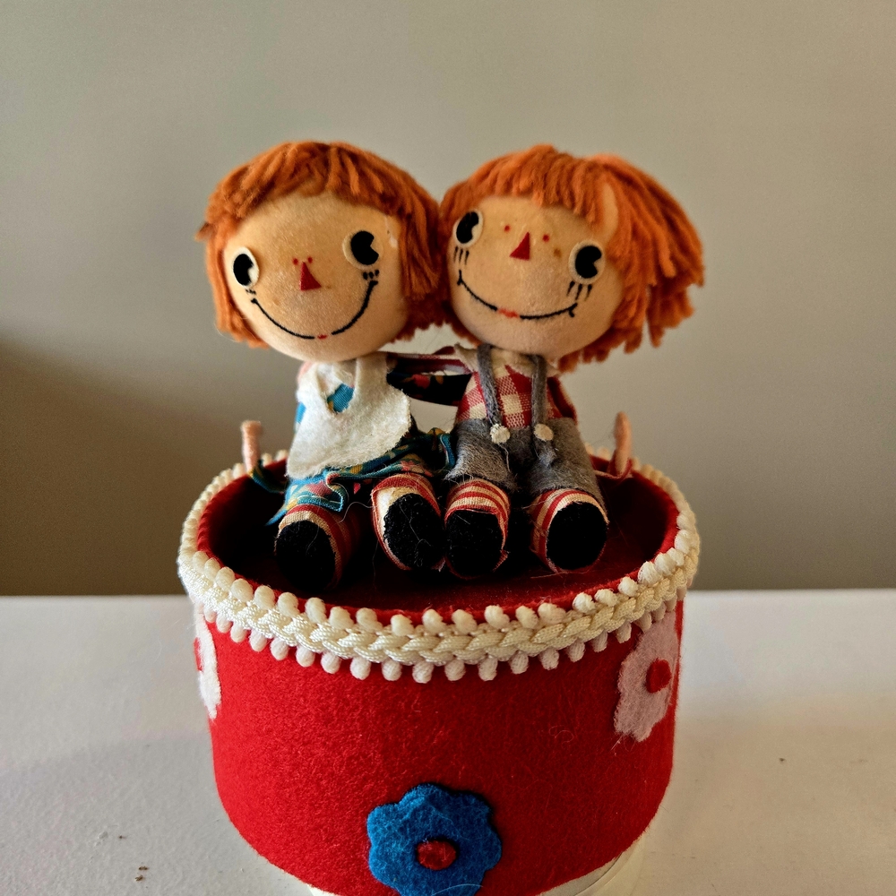 Vintage Raggedy Ann and Andy Revolving Music Box 1973
